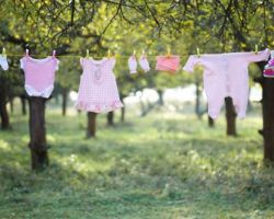 Kako pravilno oblačiti novorojenčka poleti1