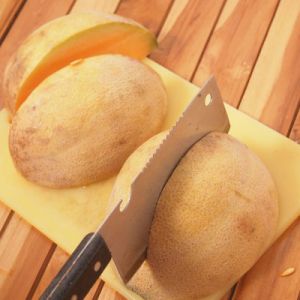 kako pravilno izrezati melon 3