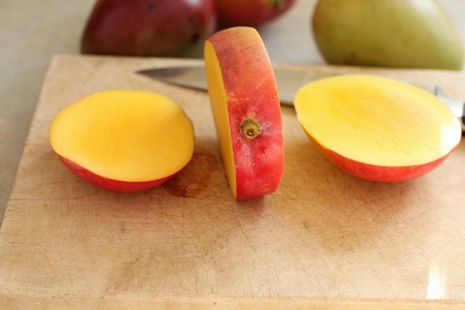 Jak czyścić i jeść mango 1