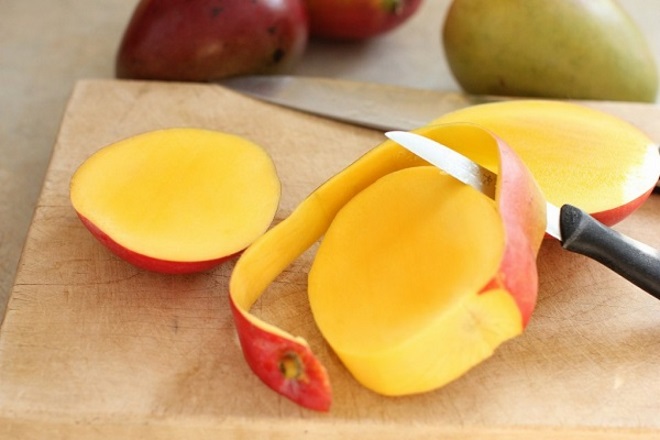 Како очистити и јести манго 2