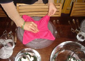 Kako zložiti prtičke na mizo 15