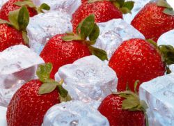 jak zmrazit jahody s cukrem v ledničce