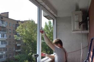 Как да глазирате собствения си балкон16