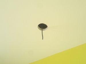 Kako objesiti luster na stropu2