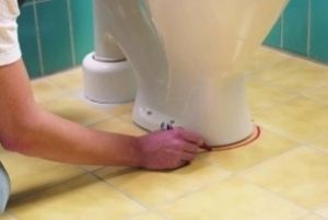 kako namestiti stranišče z lastnimi rokami 1