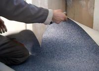 Jak položit linoleum na dřevěnou podlahu10