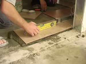 Kako položiti ploščice na tla10