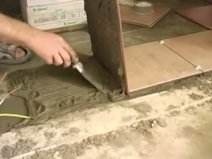 Како поставити плочице на поду16