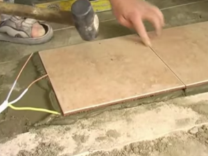 Kako položiti ploščice na tla18