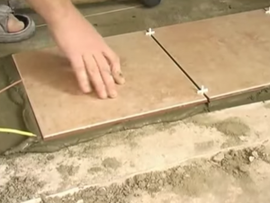 Kako položiti ploščice na tla19