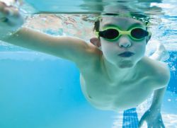 kako se naučiti plavati v 10 letih sami