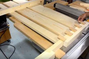 Како направити кревет од дрвета с властитим рукама 13