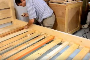 Jak zrobić łóżko z drewna własnymi rękami 21