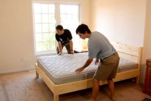 Како направити кревет од дрвета с властитим рукама 25