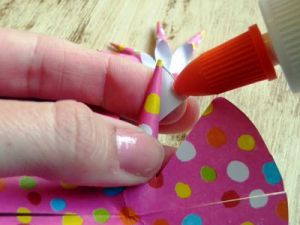 Jak zrobić łuk z papieru12
