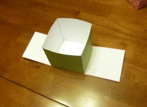 как да направите кутия с хартия 16