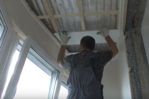 Kako narediti strop plastičnih plošč10