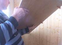 Как да направите гардероб на балкона със собствените си ръце3