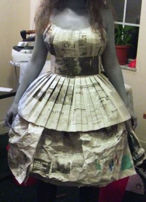 Kako napraviti haljinu iz novina57