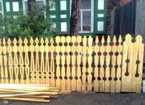 Jak udělat plot na chatě18