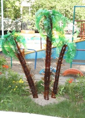 как да направите палмово дърво от бутилки7