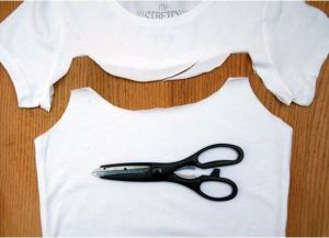 Како направити кошуљу из мајице2
