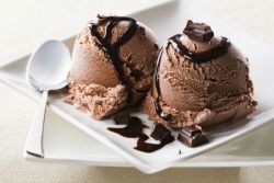 Jak vyrobit čokoládovou zmrzlinu