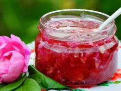 Jak zavřít džem z růžového čaje s medem
