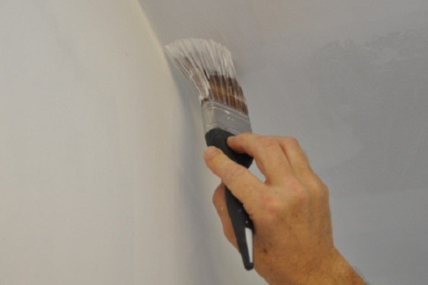 kako barvati strop z valjčkom 2