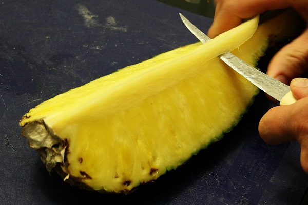 Čištění ananasu (5)