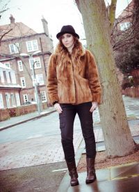 Как да изберем шапка за кожено палто 8