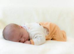 Kako registrirati novorojenčka v kraju stalnega prebivališča matere