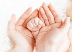 kaj potrebujete za registracijo novorojenčka na mater