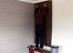 kako lijepiti vinil wallpaper13
