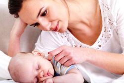 како ставити бебу у спавање без болести кретања