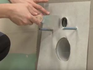 Kako staviti pločicu u kupaonicu5