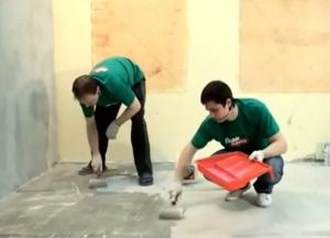 Как да поставите плочка на пода