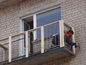 Како обложити балкон сидинг4
