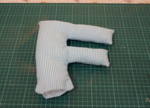 как да шият букви cushion_12