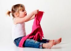 jak učit dítě k oblékání