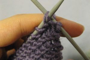 jak robić na drutach szalik (18)