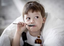Těžký suchý kašel u dítěte, než je léčen