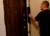 Как да отрежете вратата на входната врата1