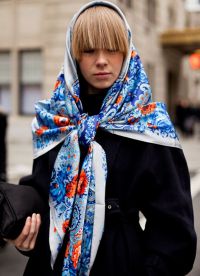Как да носите шала на Павлопосад с палтото 9