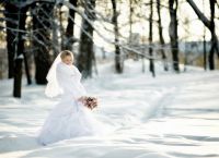 идеје за фотографисање зимске венчанице 5
