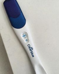 В Instagram модель выложила фотографию теста на беременность