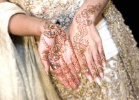 Indyjskie rysunki henny na rękach1