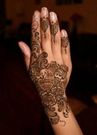 Индийски рисунки на къна на ръцете7