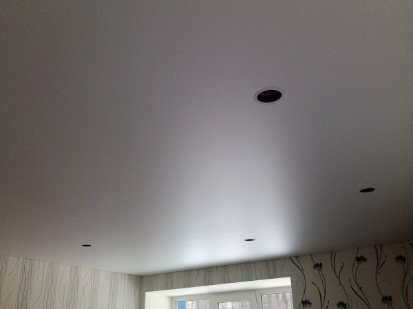 4. Монтаж и монтаж на лампи в окачения таван