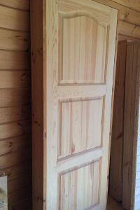Drzwi wewnętrzne z litego drewna sosnowego5